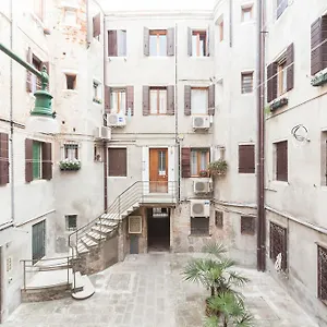https://san-polo.hotelinveneto.com